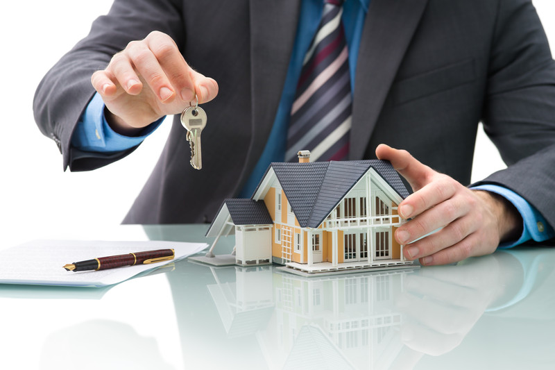 letting agent at desk
